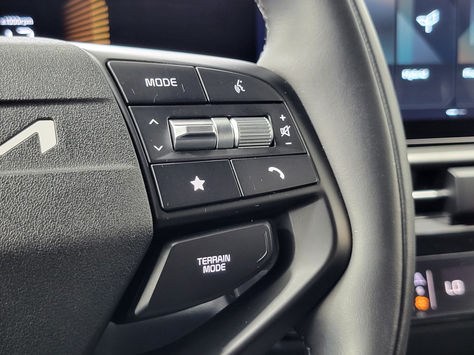 Used 2026 Black Kia X-Line image 18