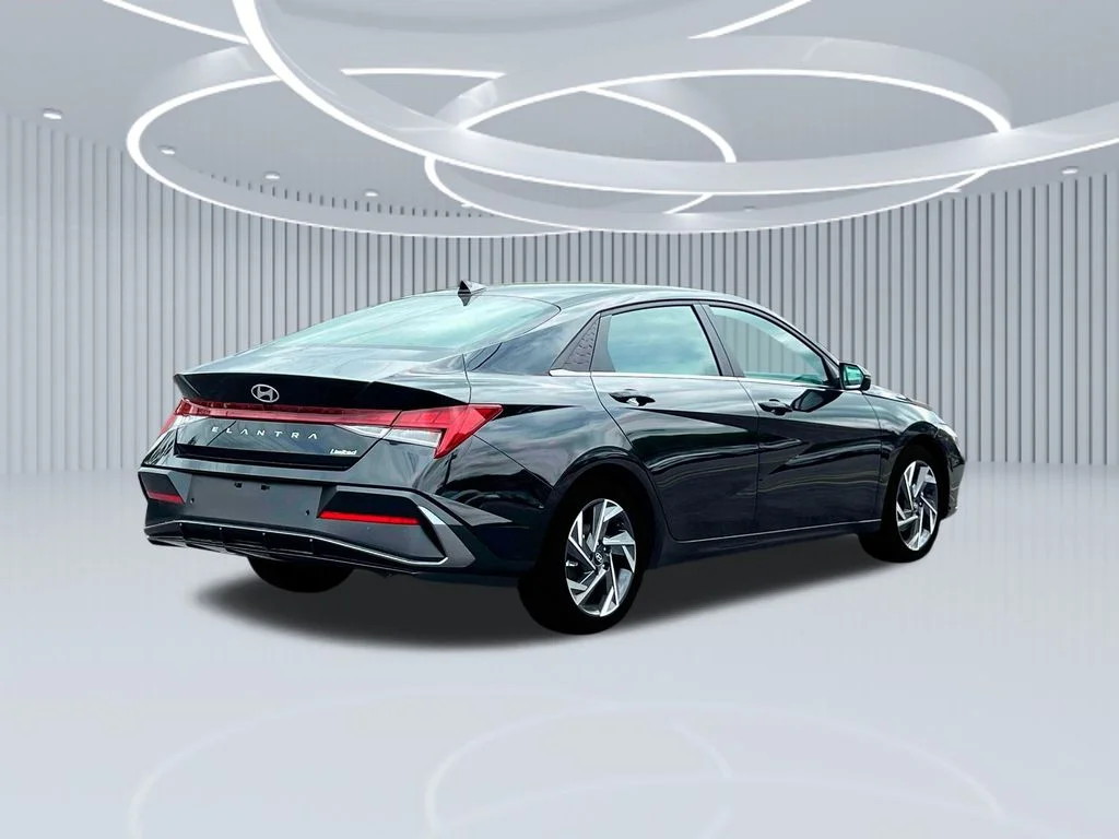 2025 Hyundai Elantra Limited - Photo 26