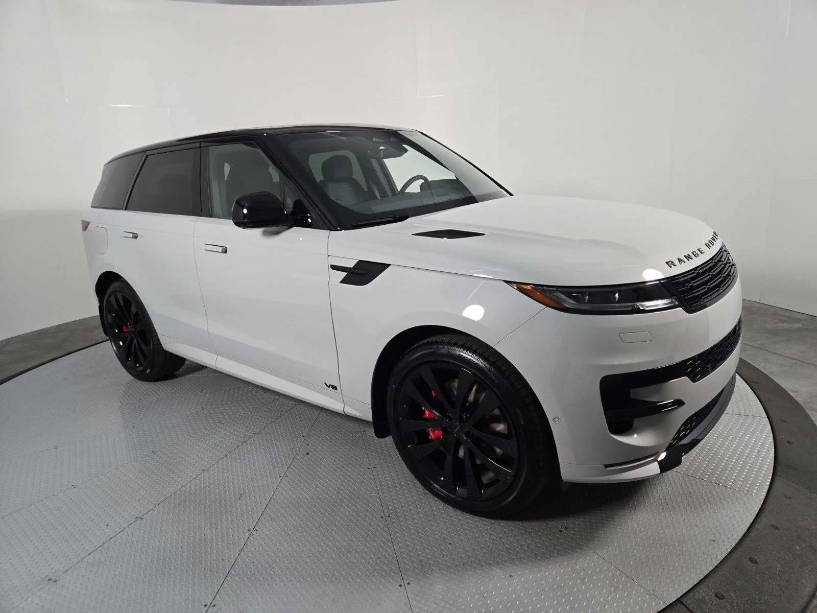 New 2026 Borasco Grey Land Rover Dynamic SE image 16