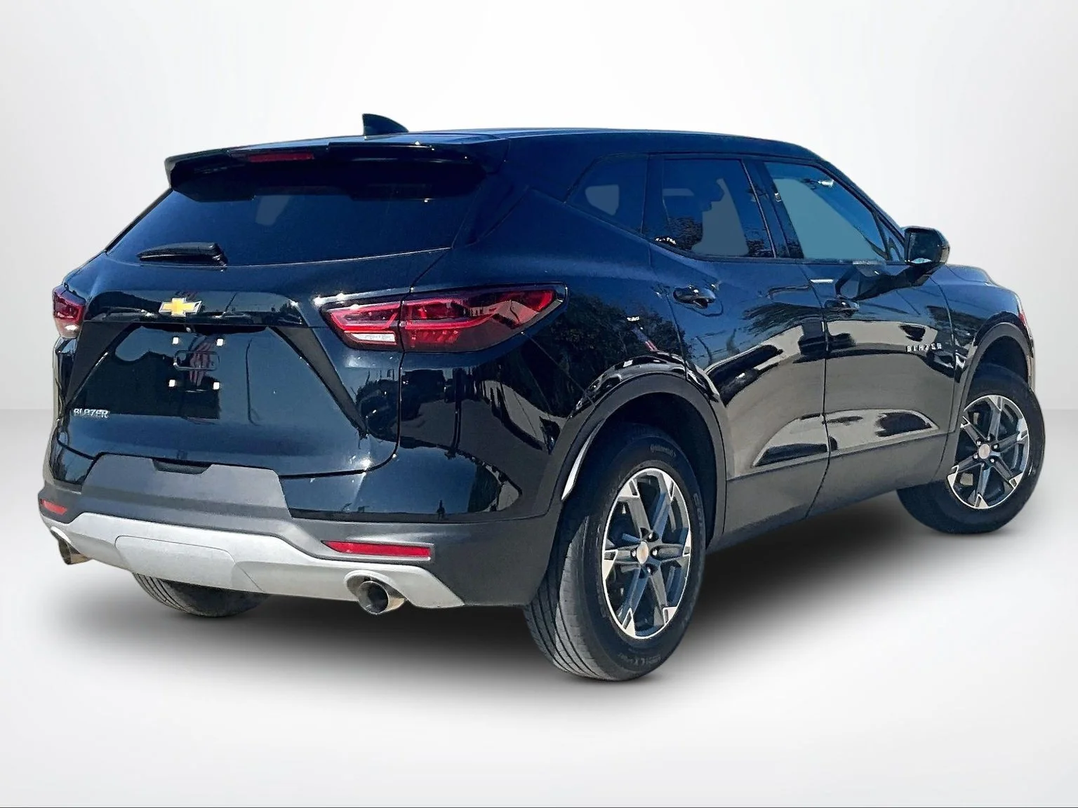 Used 2025 Black Chevrolet LT image 3