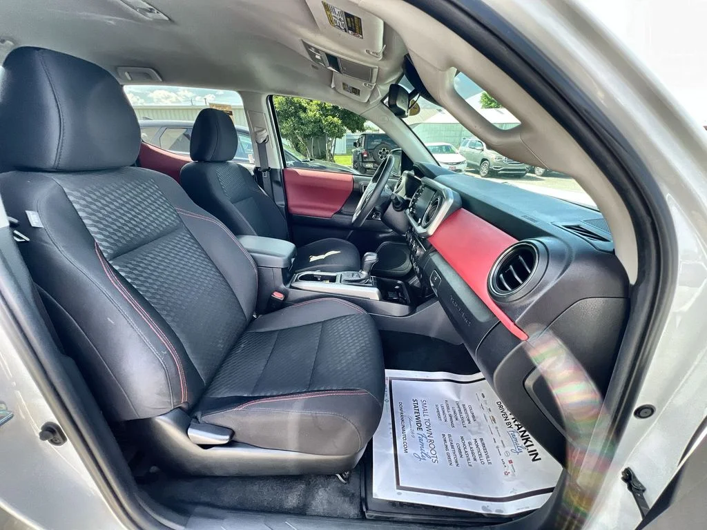 Used 2023 White Toyota SR5 image 23