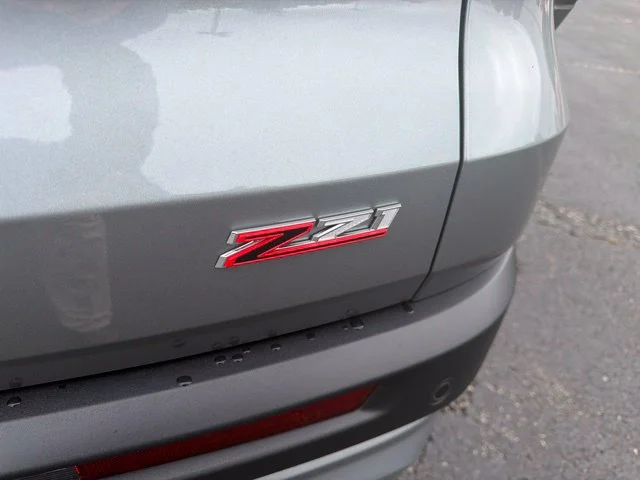 New 2027 Sterling Gray Metallic Chevrolet Z71 image 19