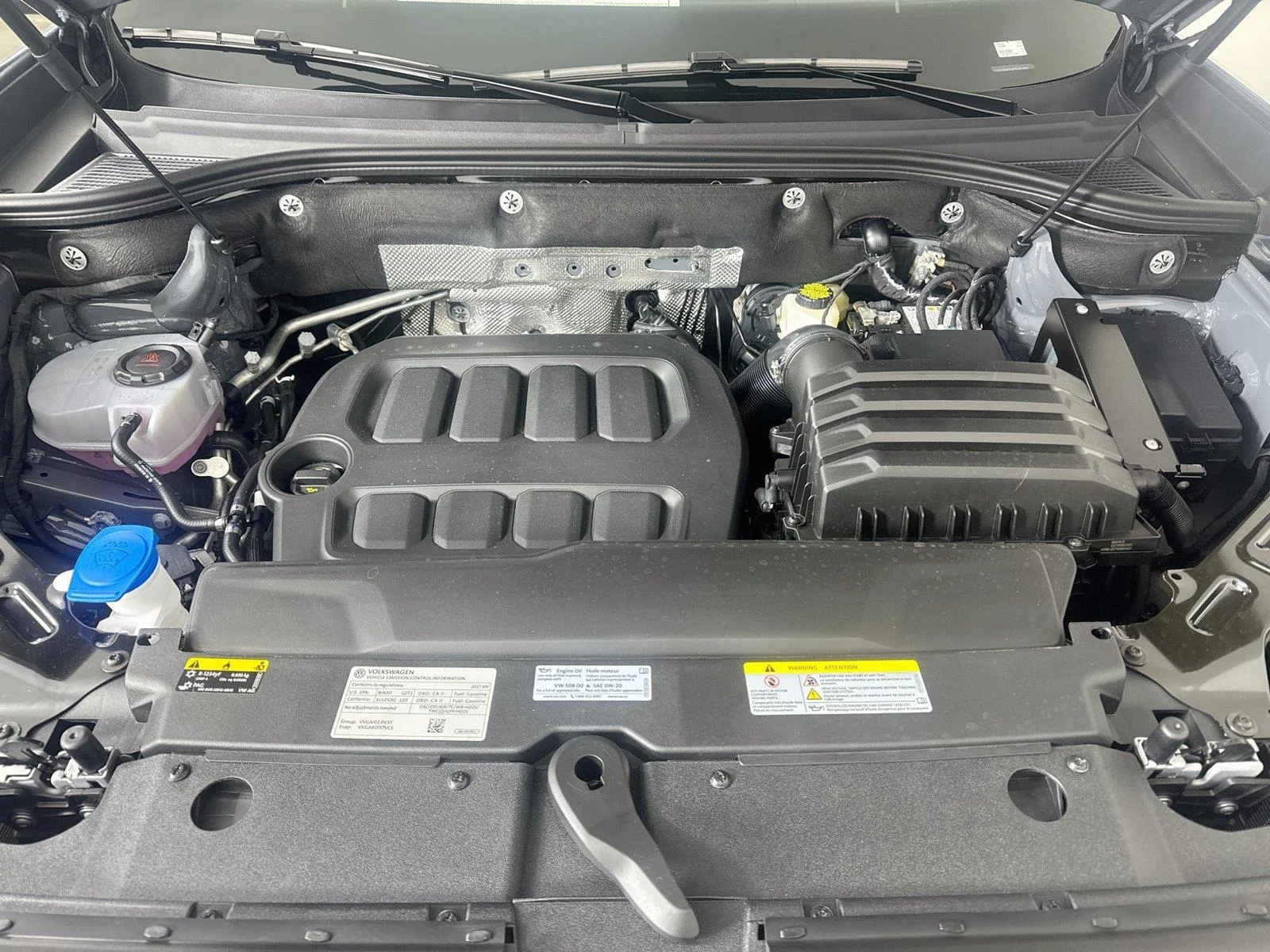 New 2027 Pure Gray Volkswagen SE w/Technology image 31