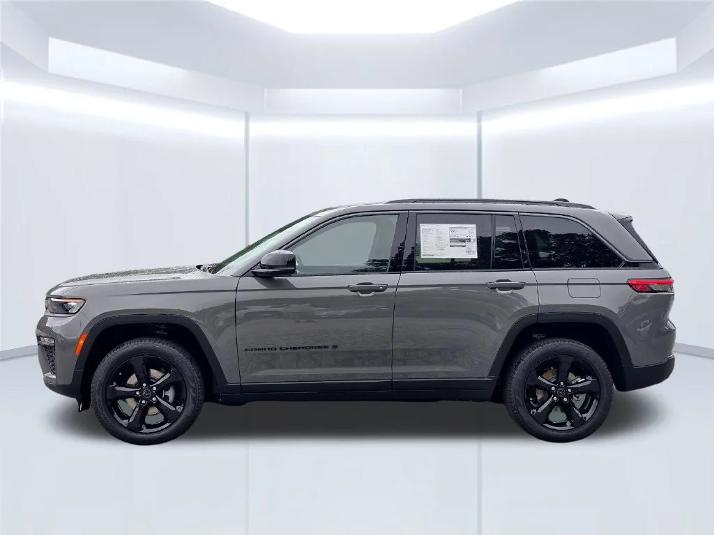 New 2027 Gray Jeep Limited image 17