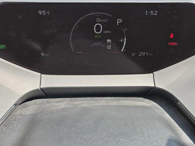 New 2027 Wind Chill Pearl Toyota XLE image 13