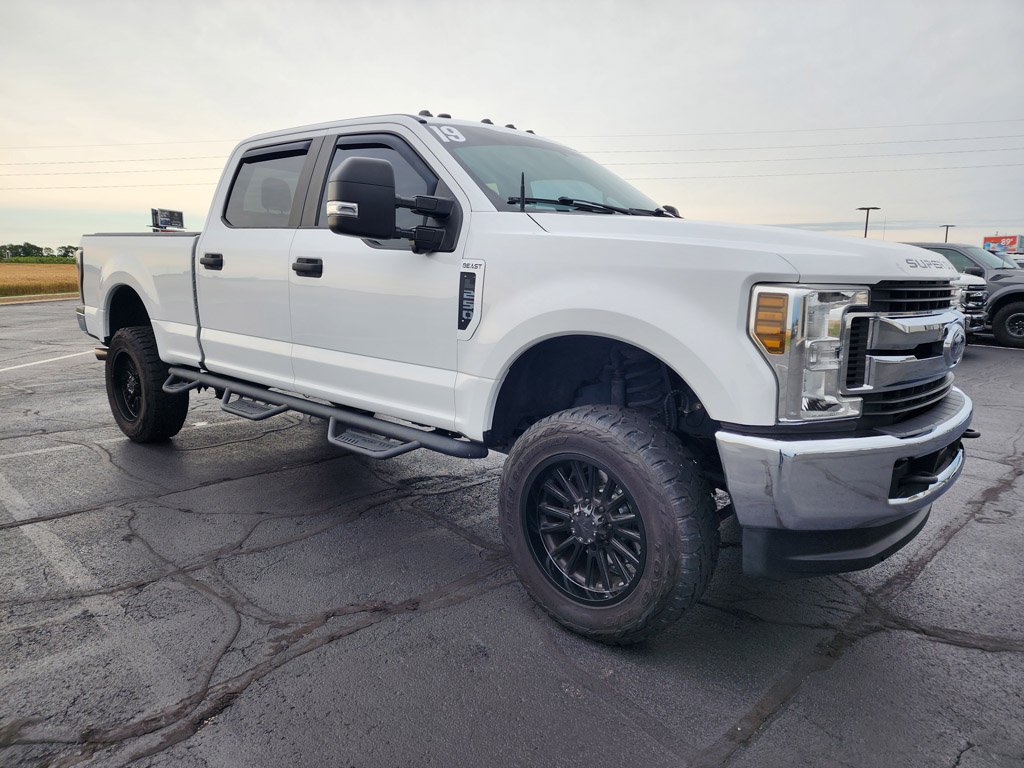 Used 2019 Oxford White Ford XL image 3