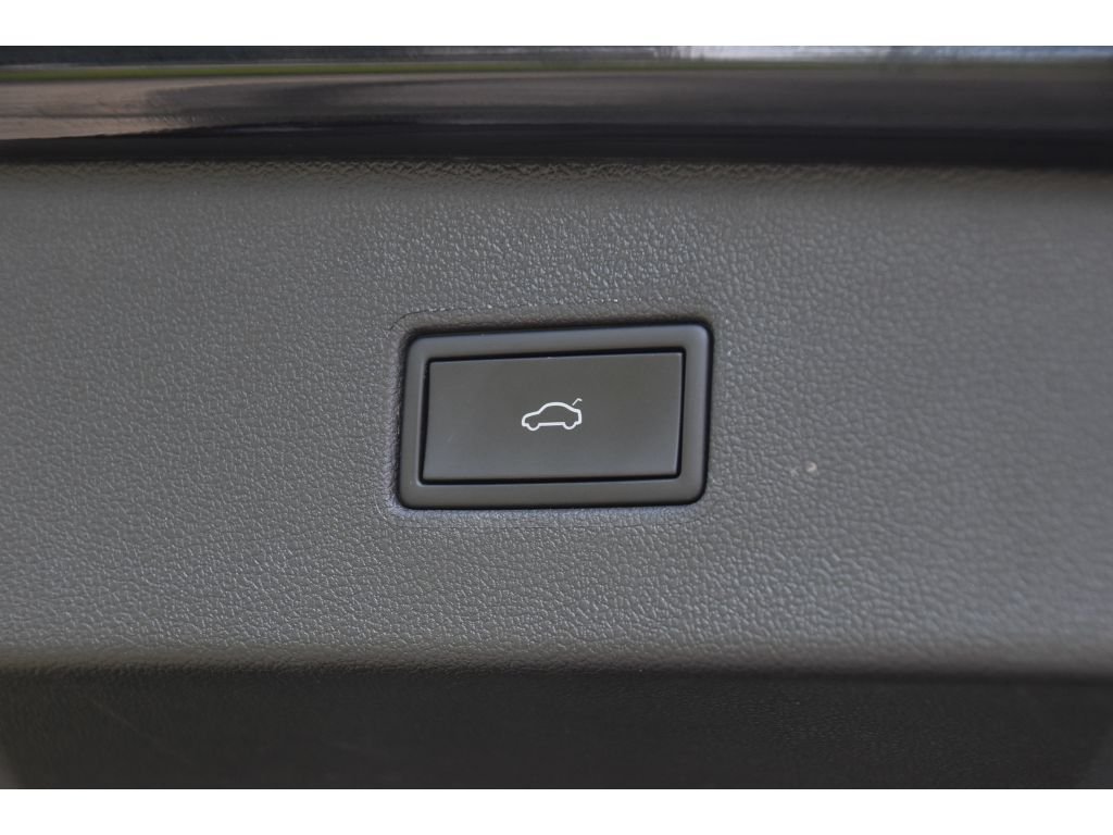 Used 2022 Deep Black Pearl Volkswagen SE R-Line Black image 26