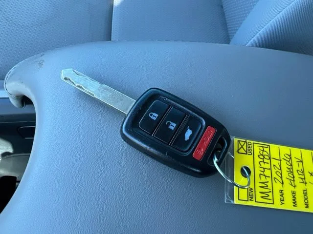 Used 2021 Lunar Silver Metallic Honda LX image 14