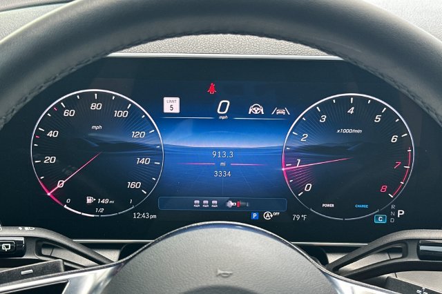 Used 2025  Mercedes-Benz GLC 300 image 24