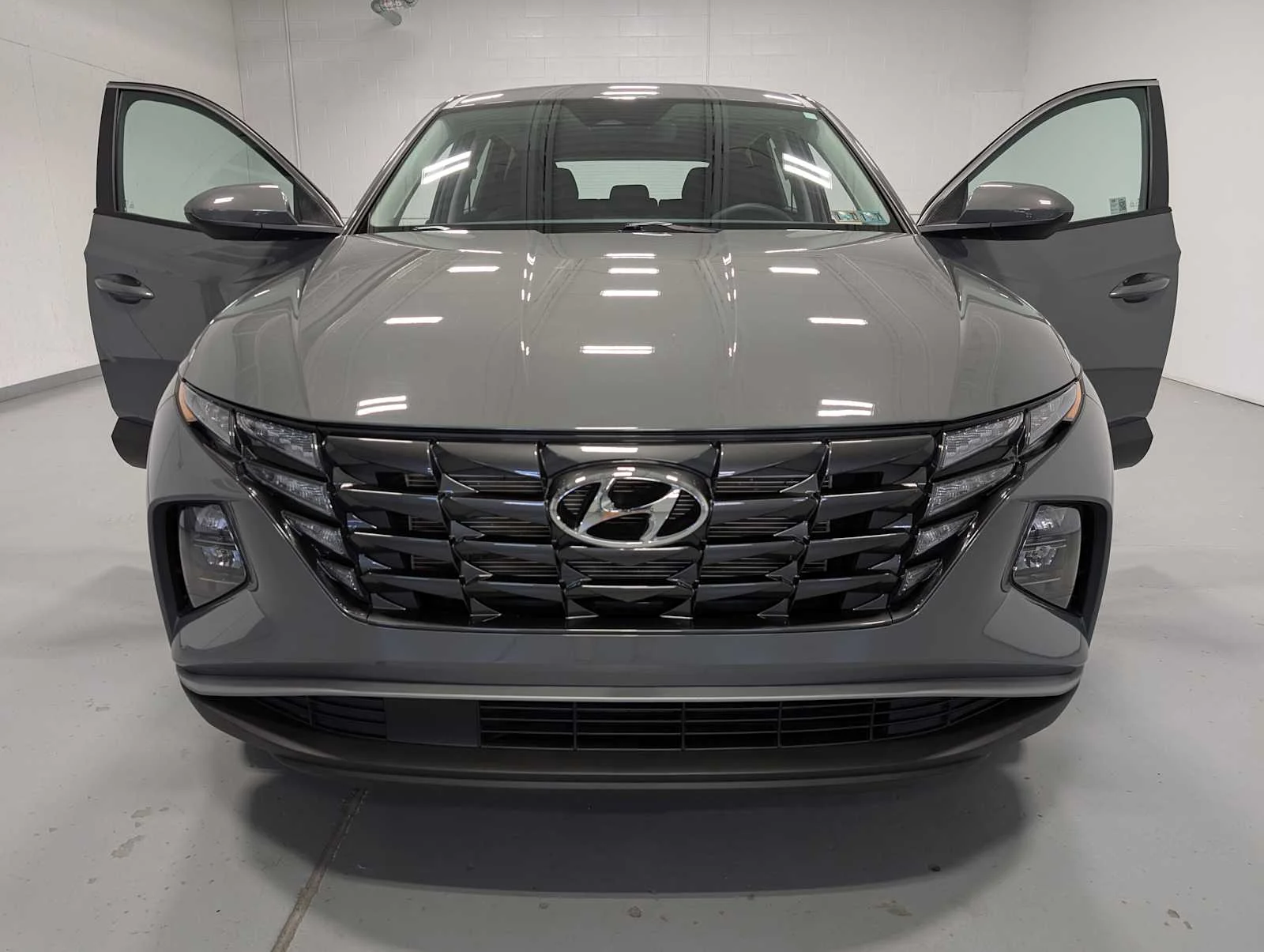 Used 2024 Hampton Gray Hyundai SE image 15