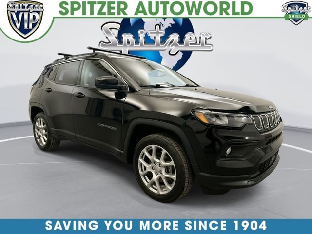 Used 2022 Black Jeep Latitude Lux image 1