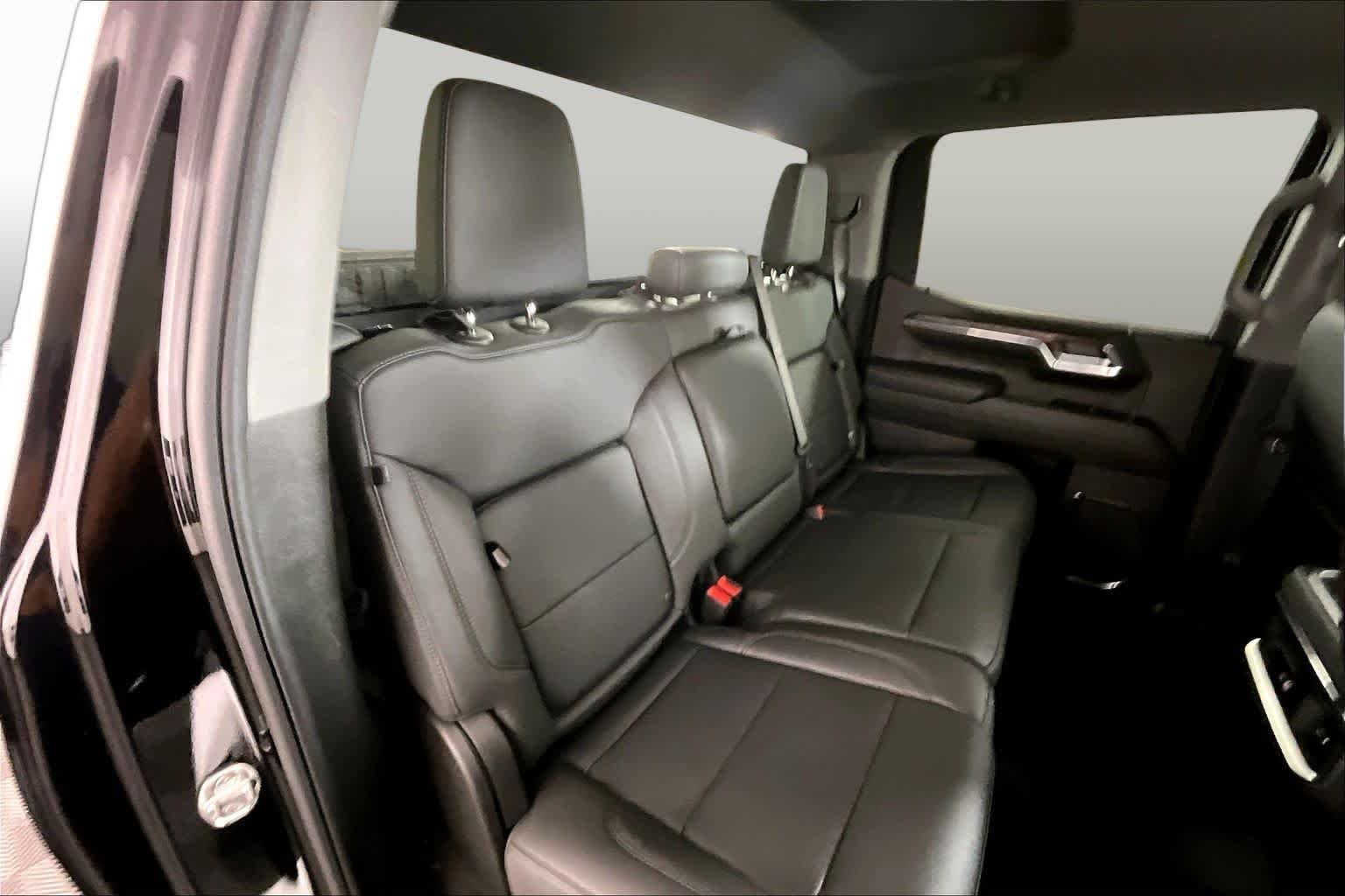 Used 2024 Onyx Black GMC SLT image 19