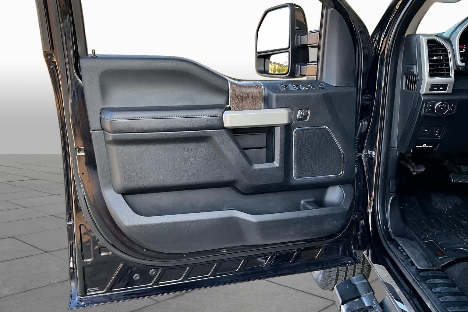 Used 2019 Agate Black Ford LARIAT image 22