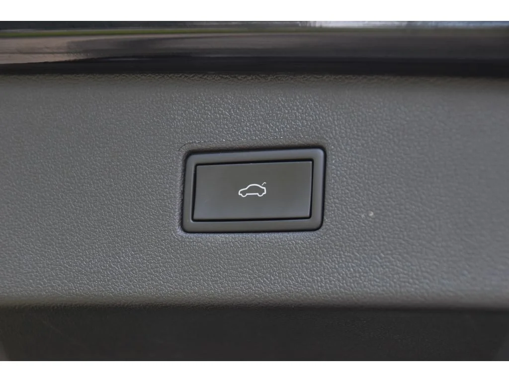 Used 2022 Deep Black Pearl Volkswagen SE R-Line Black image 26