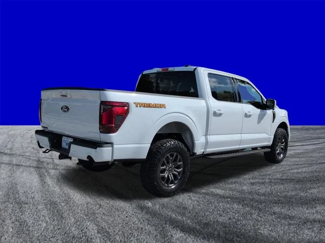 New 2026 Oxford White Ford Tremor® image 4