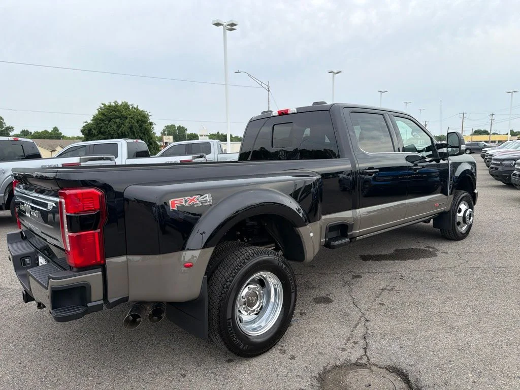 New 2026 Agate Black Metallic Ford King Ranch image 33