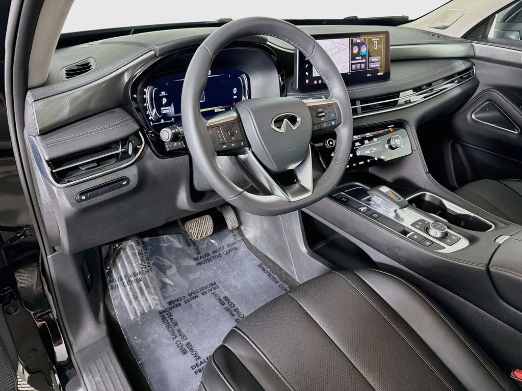 Used 2026 Black INFINITI LUXE image 9