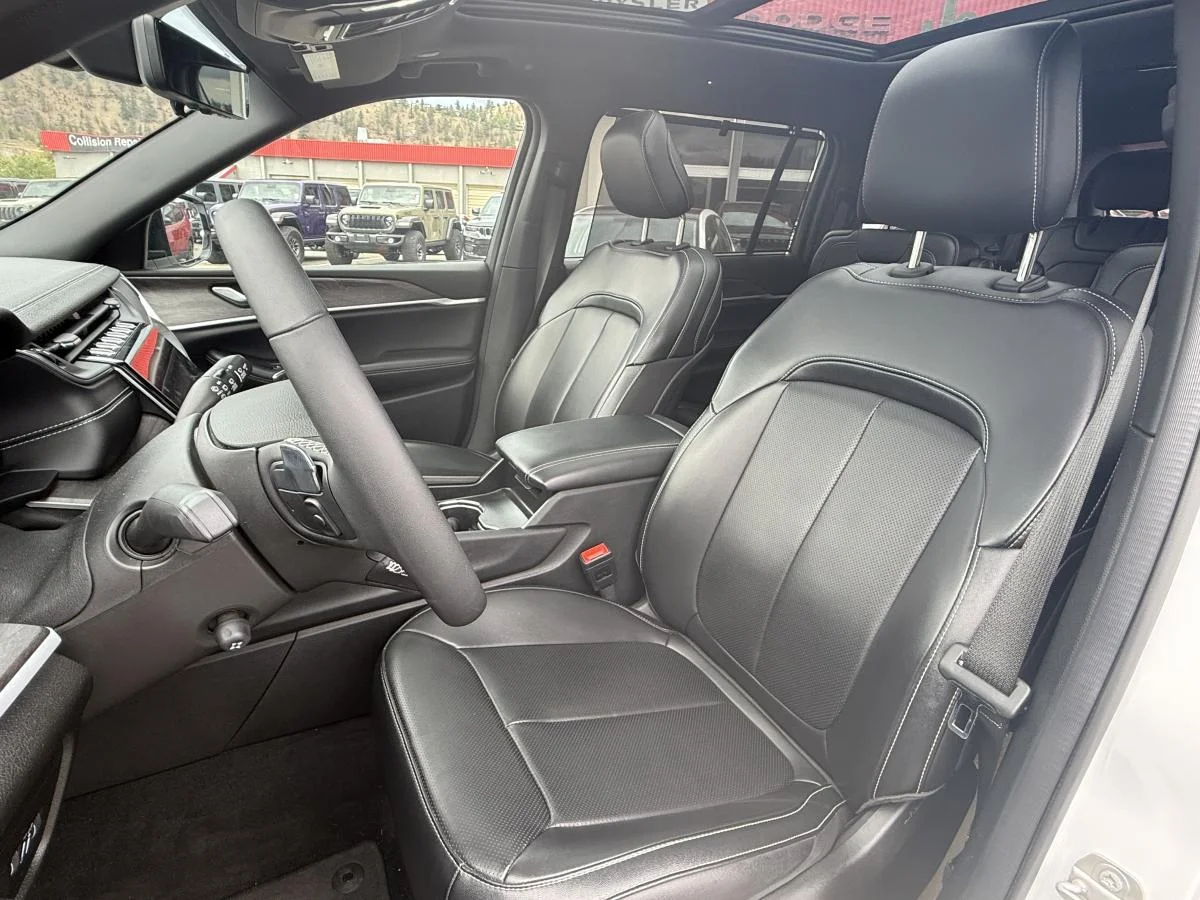 Used 2024 White Jeep Limited image 14