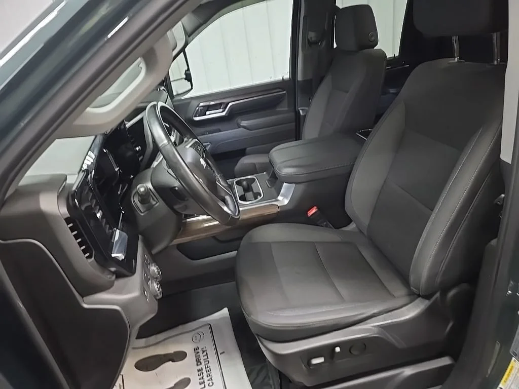 Used 2025 Cypress Gray Chevrolet LT image 29