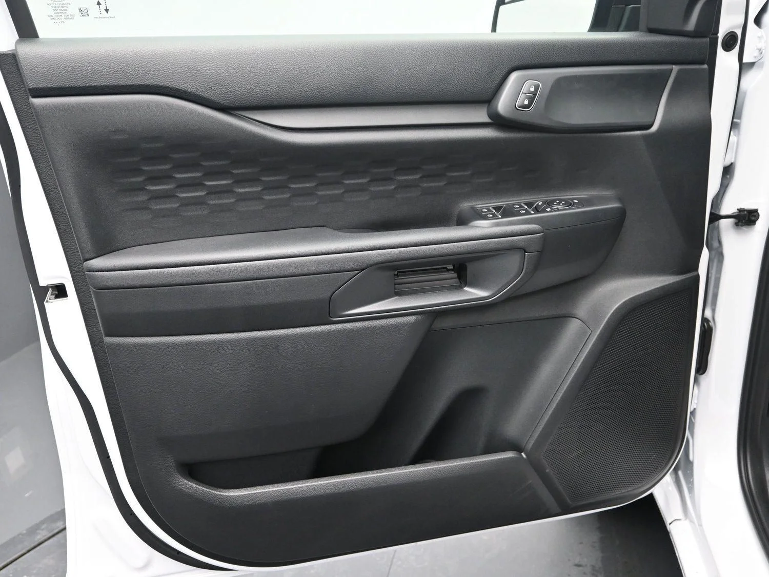 New 2025 Oxford White Ford XL image 16