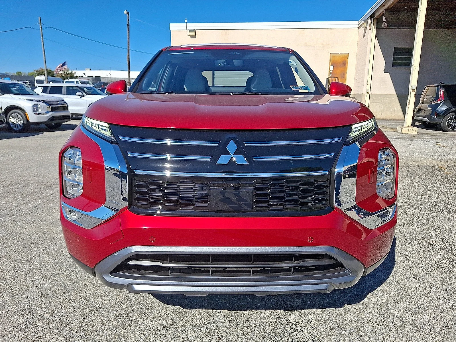 New 2026 Red Mitsubishi SE image 3