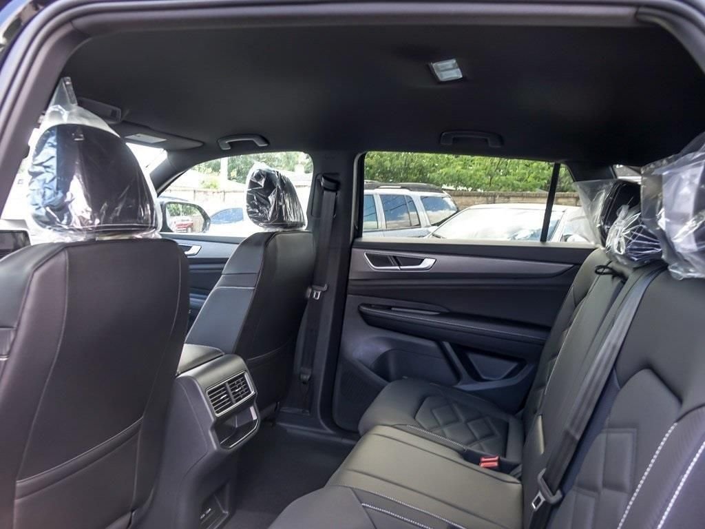 New 2026 Deep Black Pearl Volkswagen 2.0T SE image 12