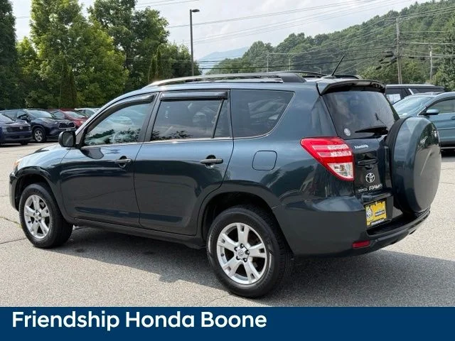 Used 2010 Green Toyota Base image 7