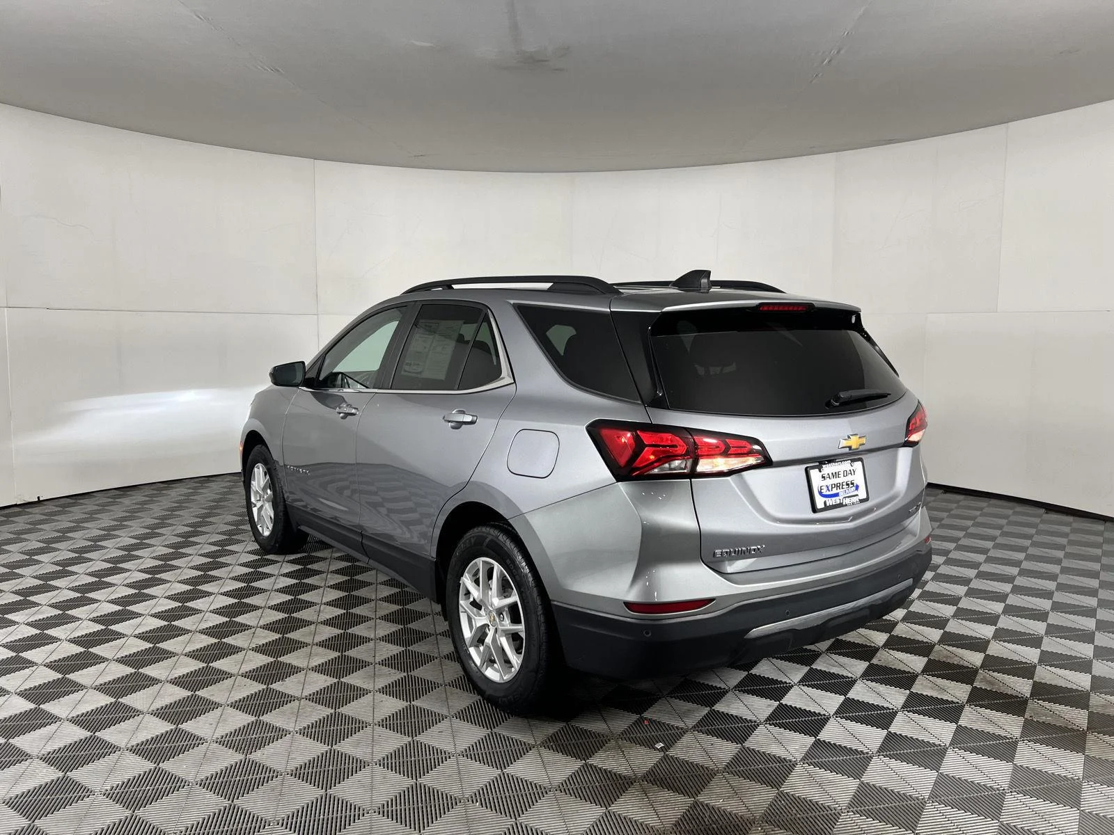 Used 2024 Sterling Gray Metallic Chevrolet LT image 41