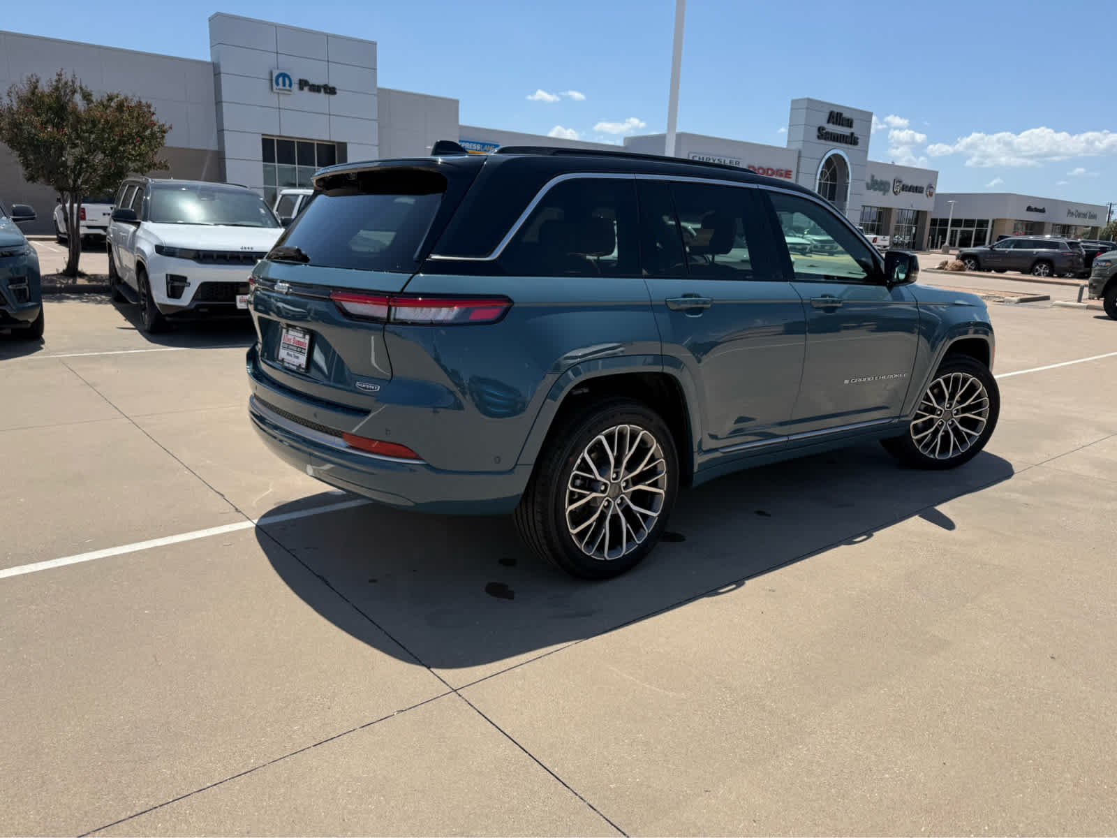 New 2026 Steel Blue Exterior Paint Jeep Summit image 6