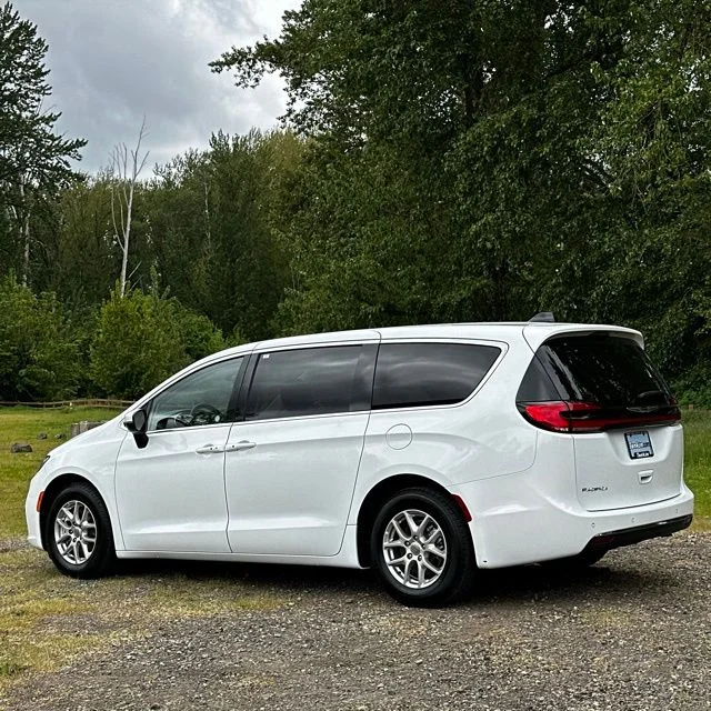 Used 2023 Bright White Clearcoat Chrysler Touring L image 7