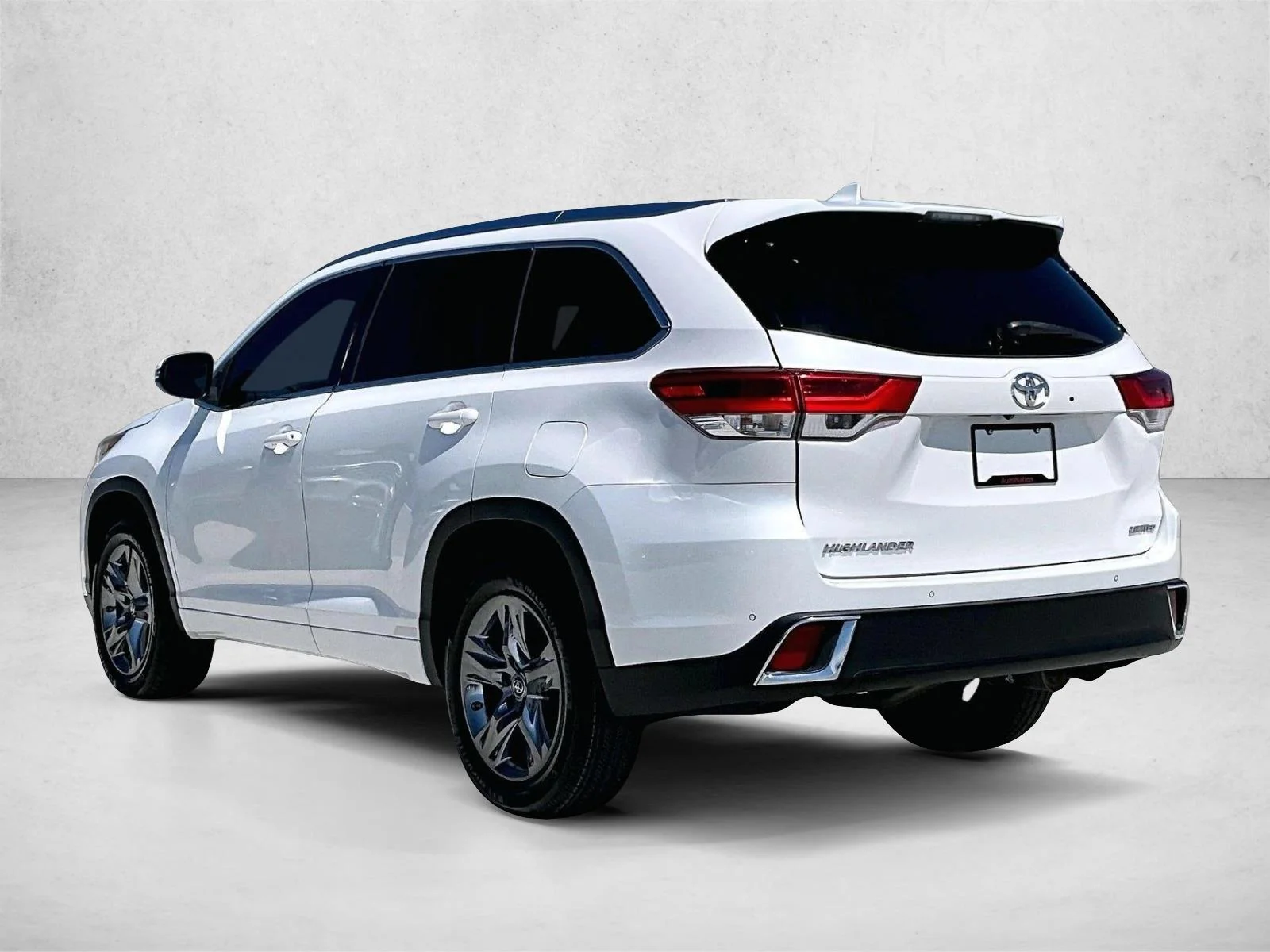 Used 2017 Blizzard Pearl Toyota Limited Platinum image 12