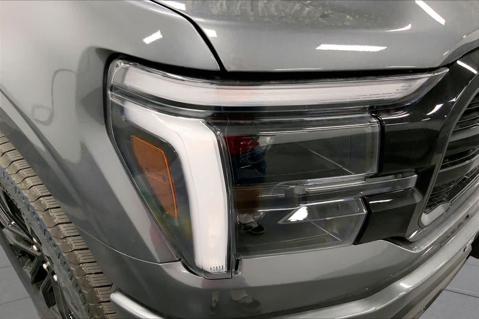 New 2026 Carbonized Gray Metallic Ford Lariat® image 12