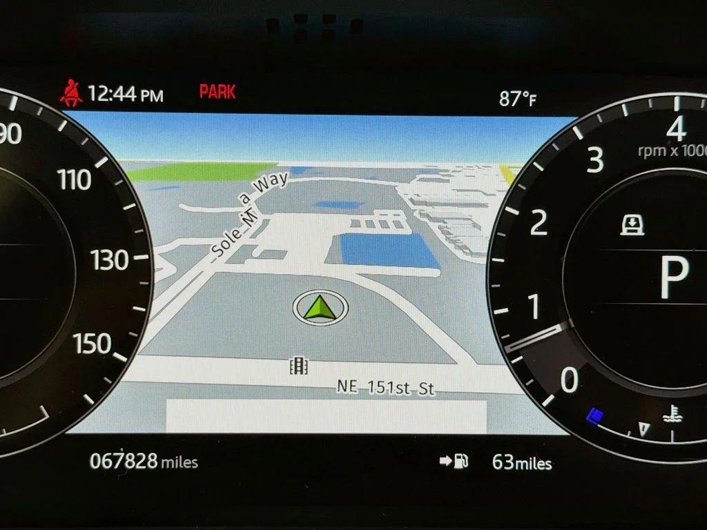 Used 2021 White Land Rover HSE Silver Edition image 12