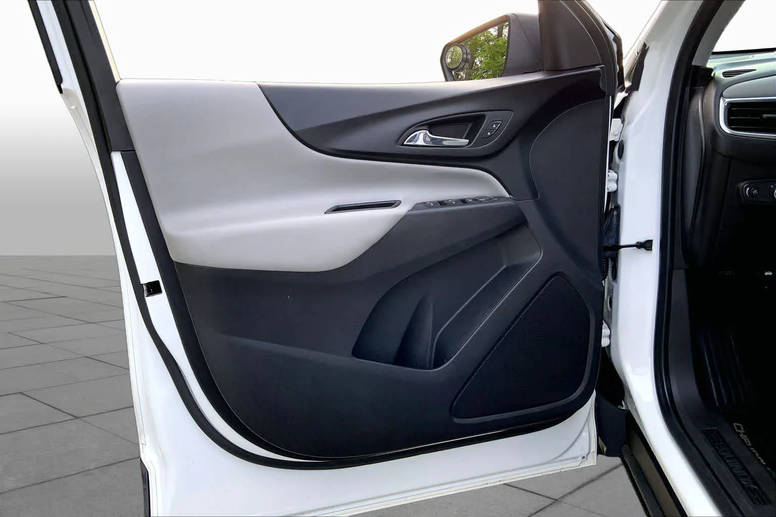 Used 2020 Summit White Chevrolet LS image 22