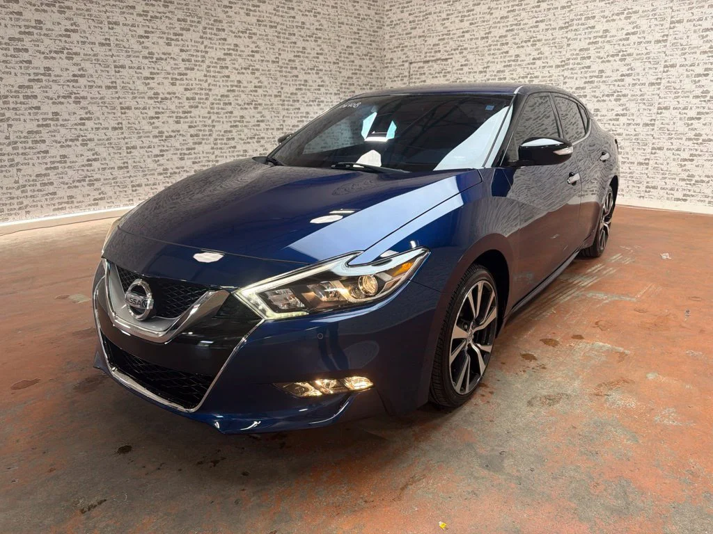 Used 2017 Deep Blue Pearl Nissan 3.5 SV image 3