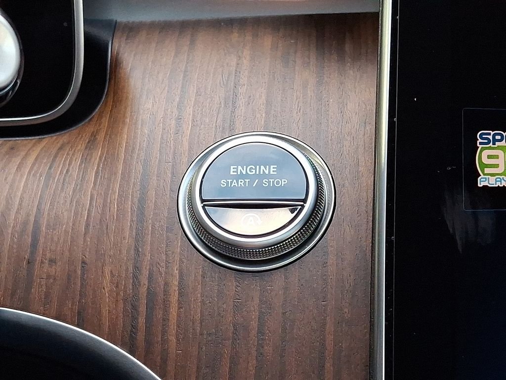 2025 Mercedes-Benz C-Class Sedan C 300 - Photo 22