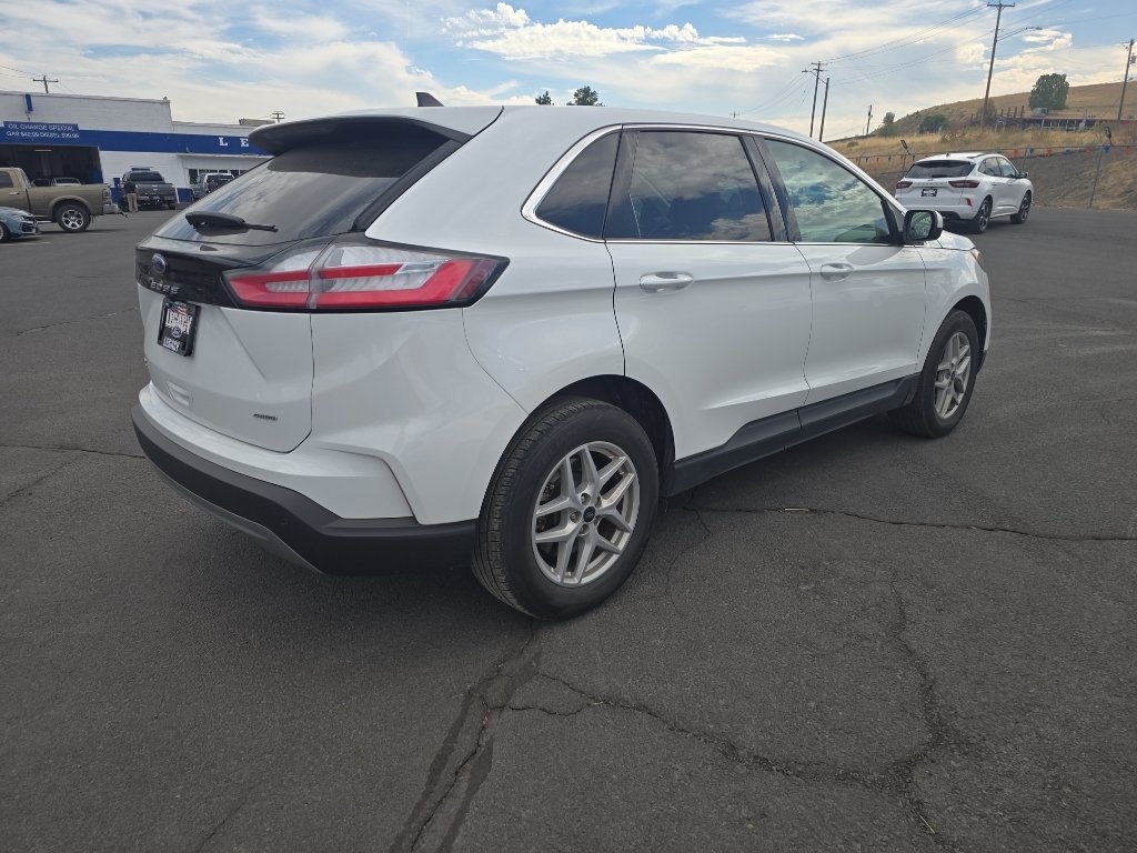 Used 2024 White Ford SEL image 5