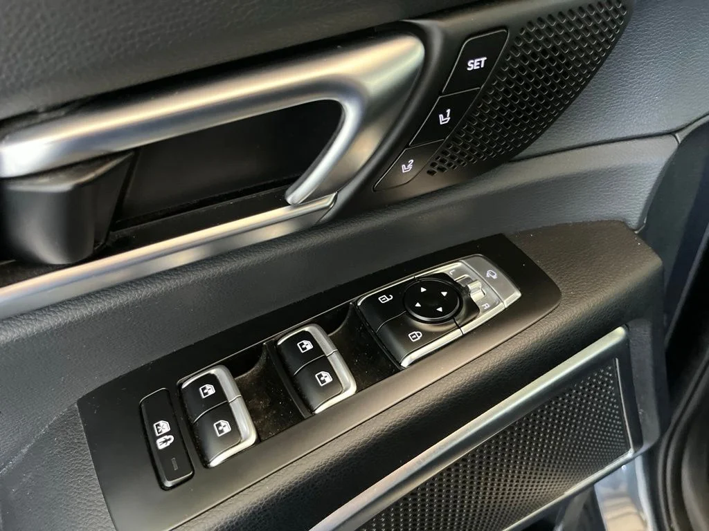 Used 2023 Gray Kia SX image 5