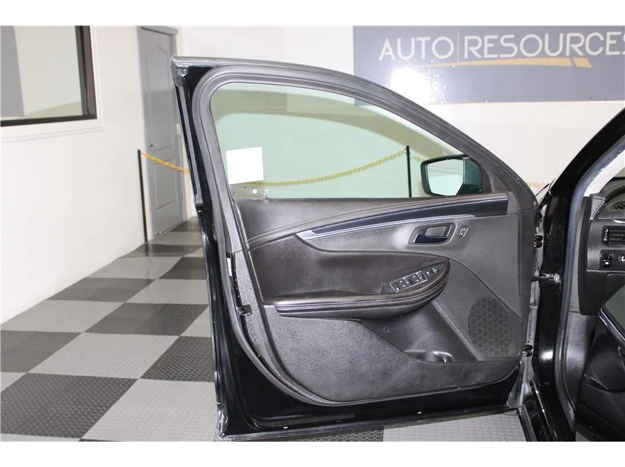 Used 2019 Mosaic Black Metallic Chevrolet LT image 11