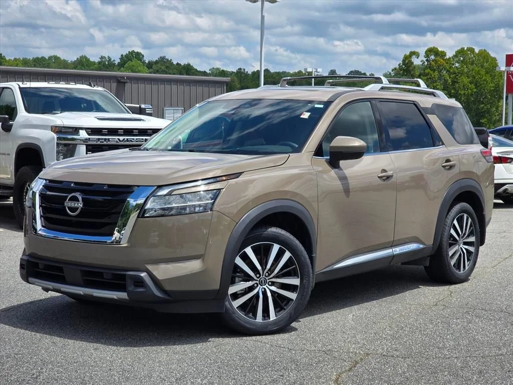 Used 2024 Beige Nissan Platinum image 2