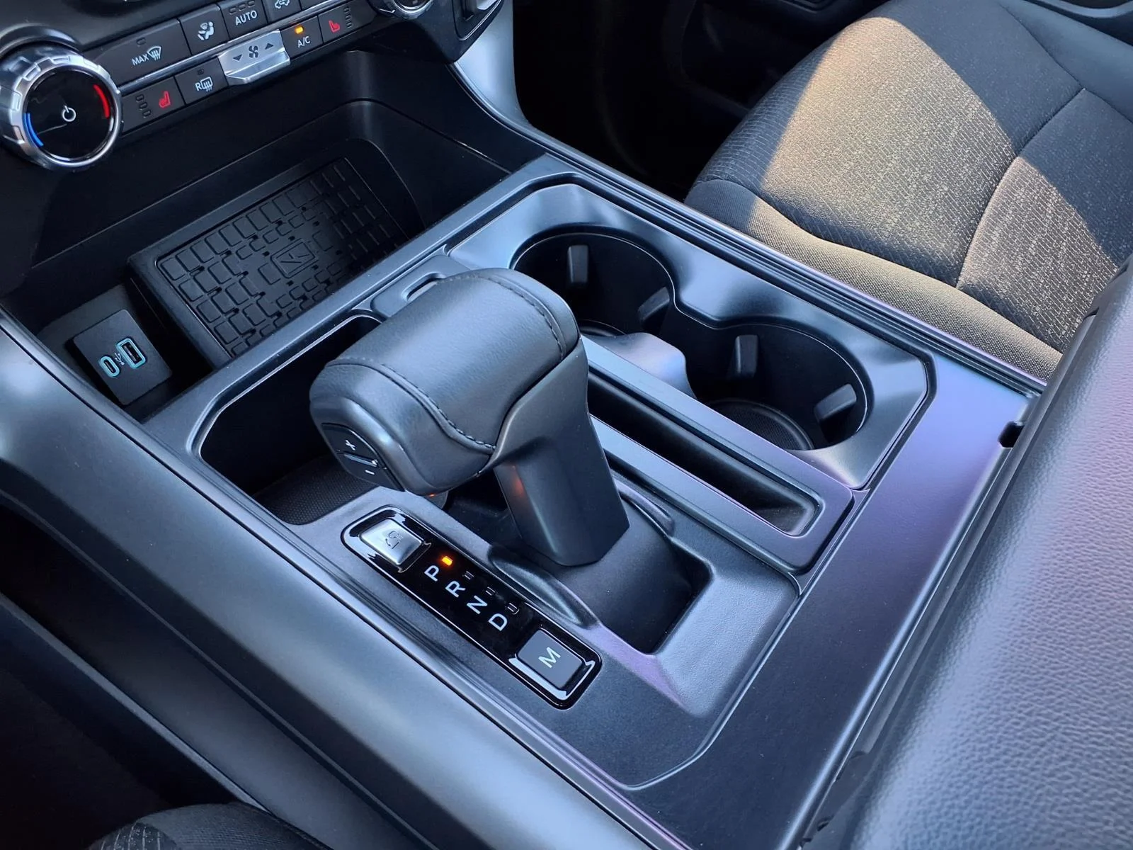 Used 2024 Avalanche Ford XLT image 7