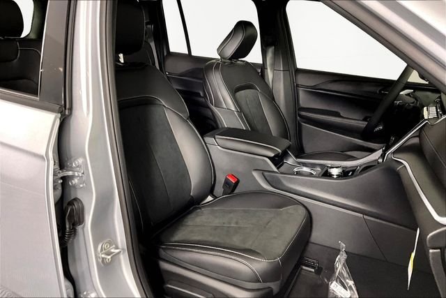 2025 Jeep Grand Cherokee Altitude - Photo 12