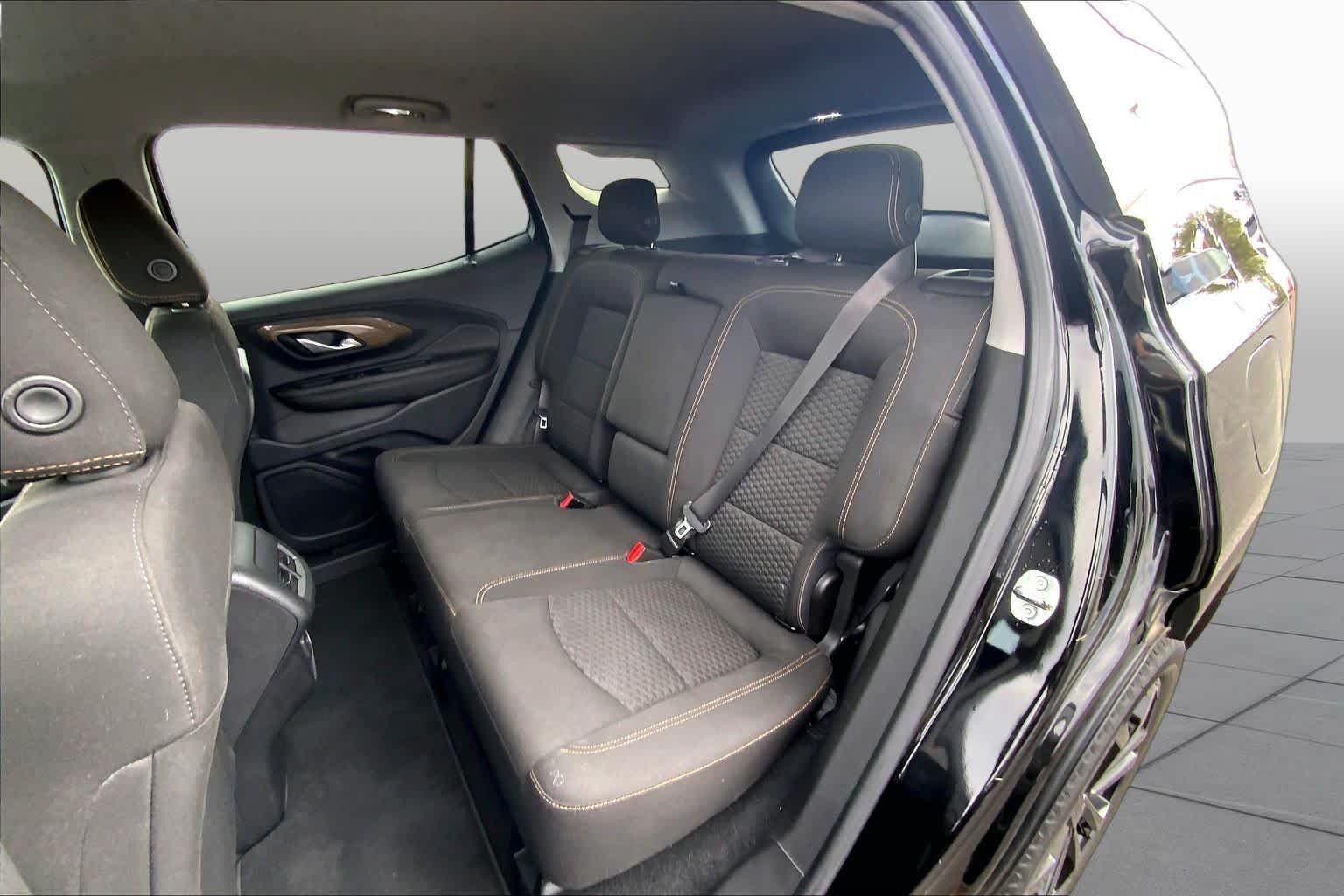Used 2019 Ebony Twilight Metallic GMC SLE image 21