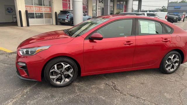 Used 2019 Red Kia LXS image 4