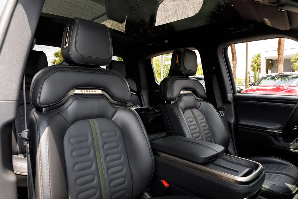 Used 2025  Rivian Adventure Dual Motor Large Pack image 22