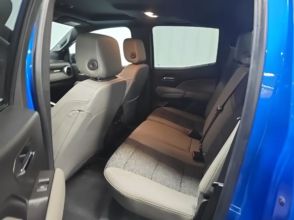 Used 2024 Blue Chevrolet ZR2 image 32