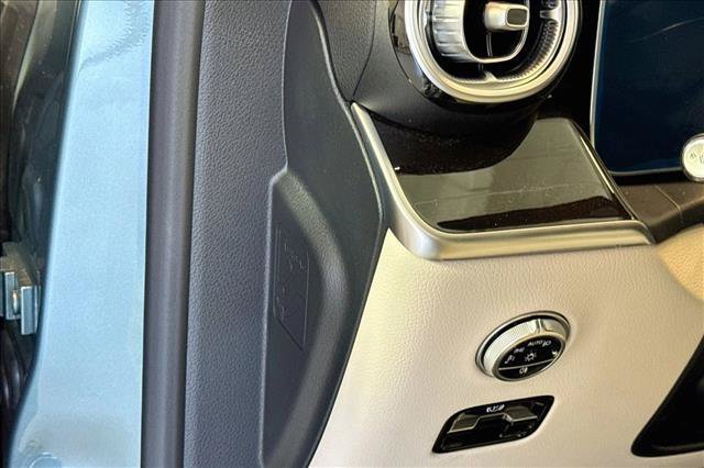 New 2026 Verde Silver Metallic Mercedes-Benz GLC 300 image 40