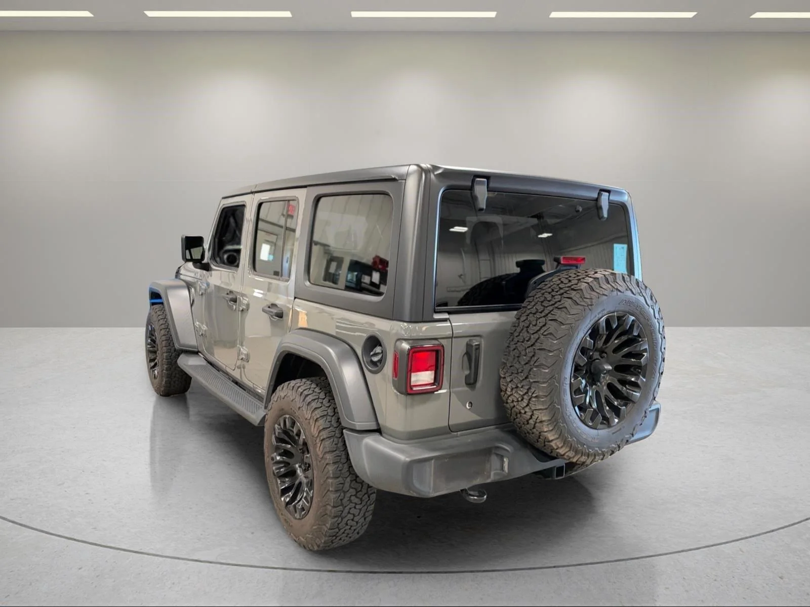 Used 2020 Sting-Gray Clearcoat Jeep Sport S image 5