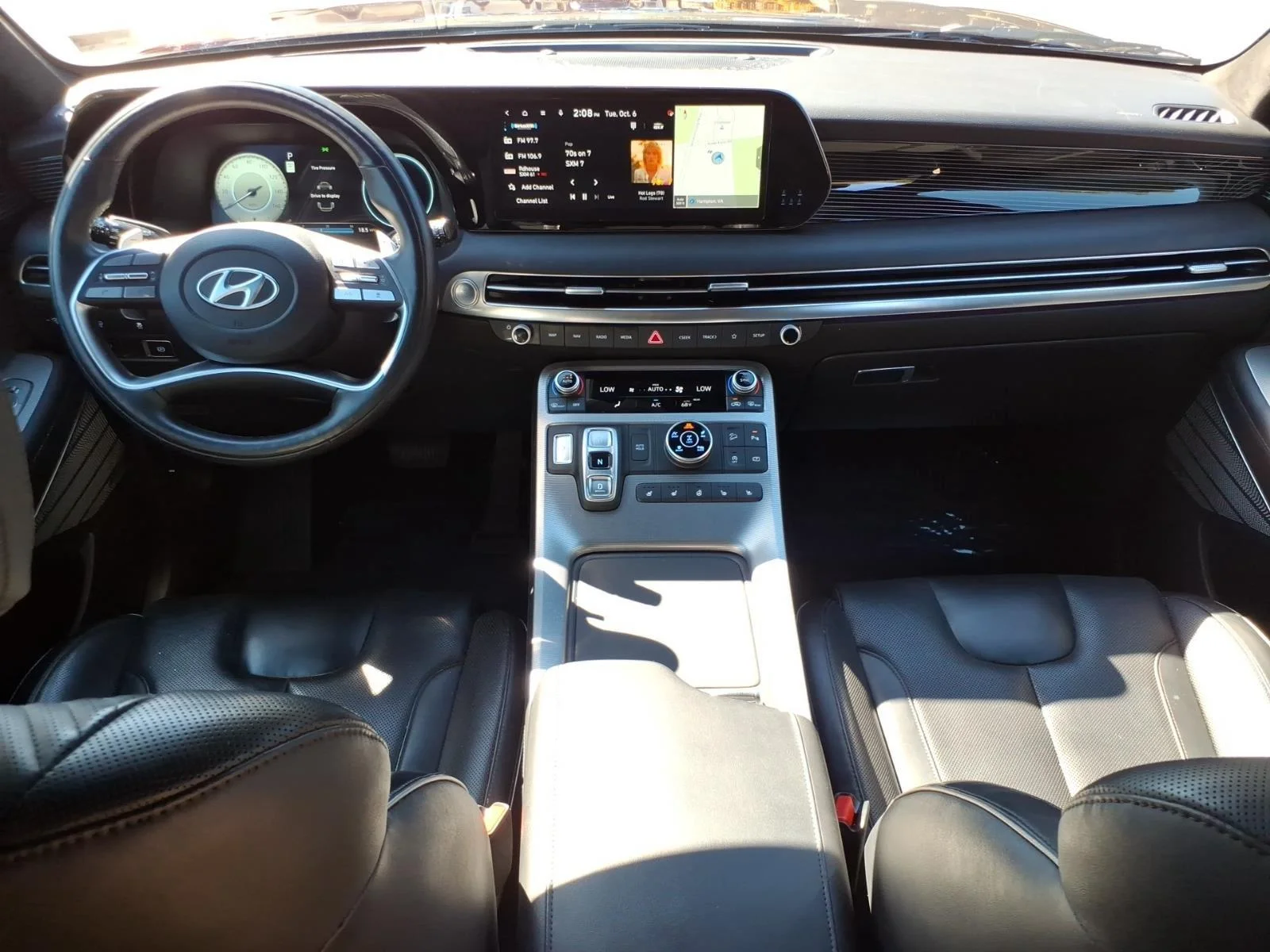 Used 2024 Sierra Burgundy Hyundai Calligraphy image 28