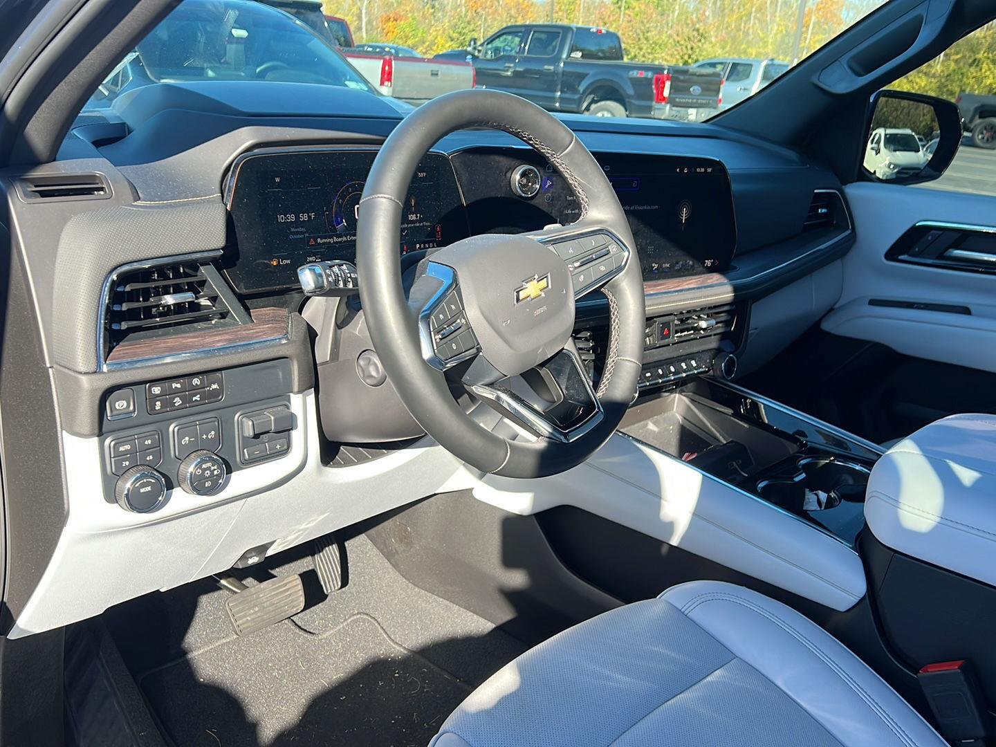Used 2025 Black Chevrolet Premier image 4